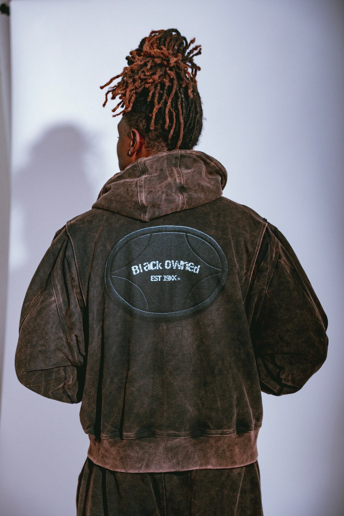 French Terry Badge Jogger (Chocolate, Red)