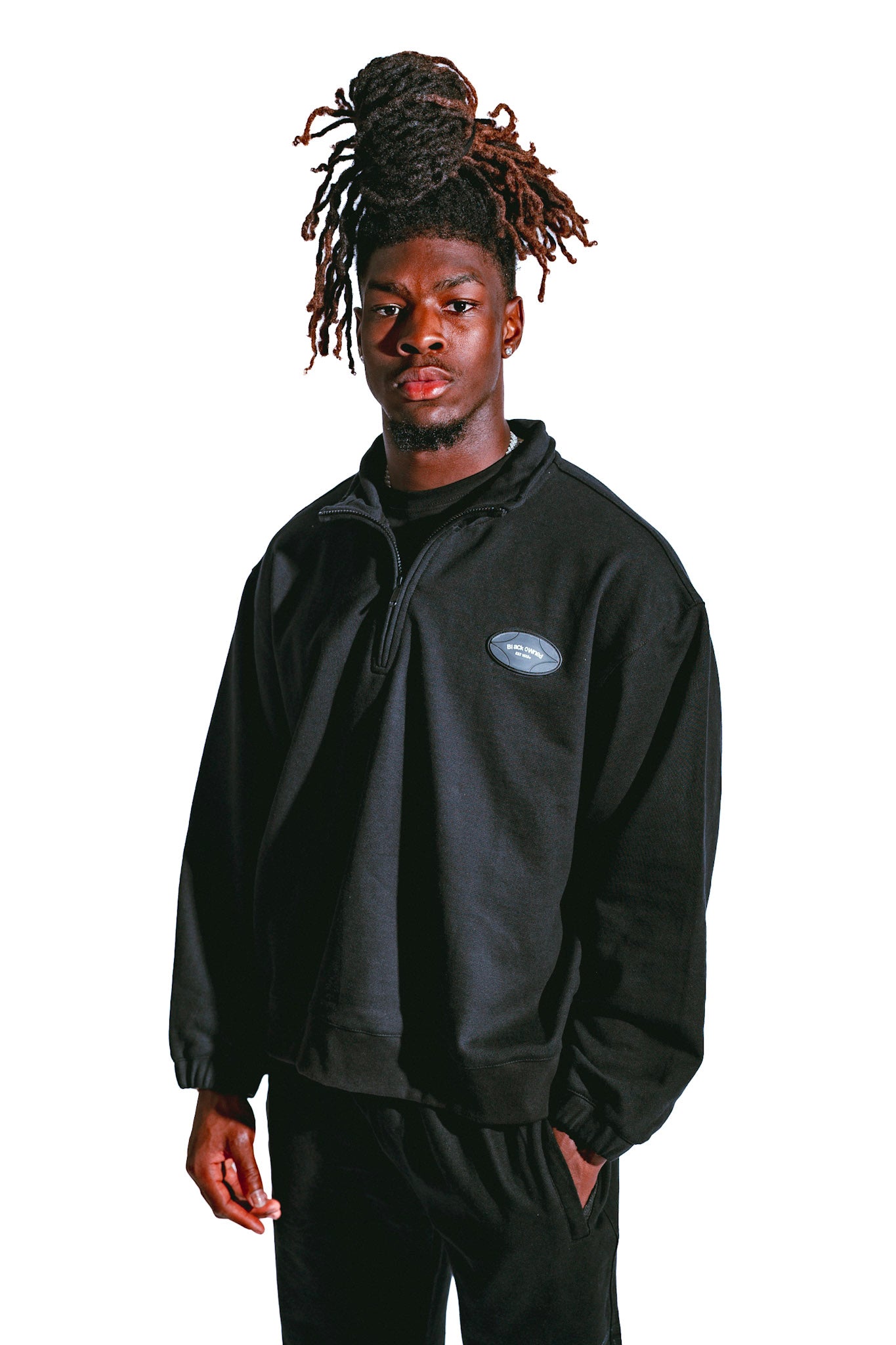 Badge Jogger (Black)